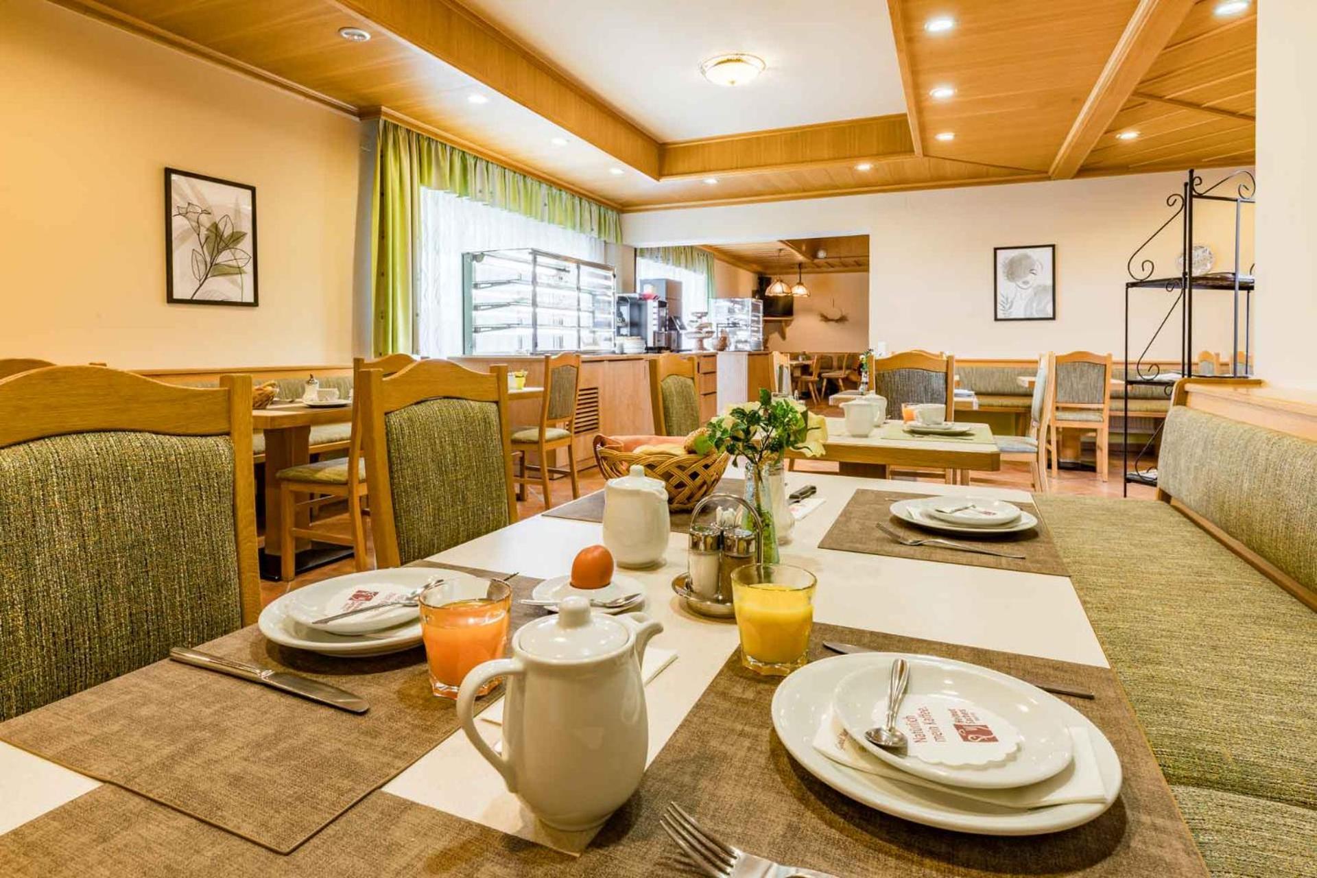 Hotel Garni Steinfeld Wiener Neustadt Eksteriør billede