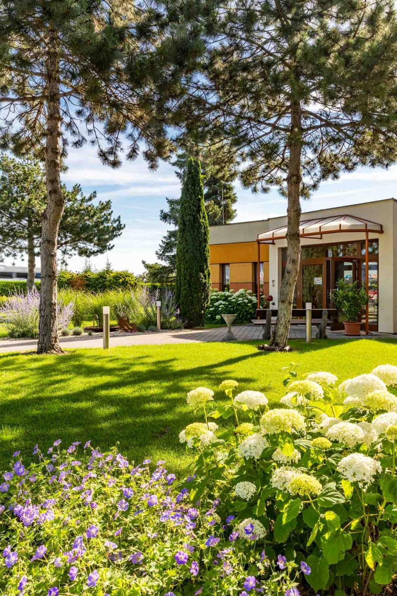 Hotel Garni Steinfeld Wiener Neustadt Eksteriør billede