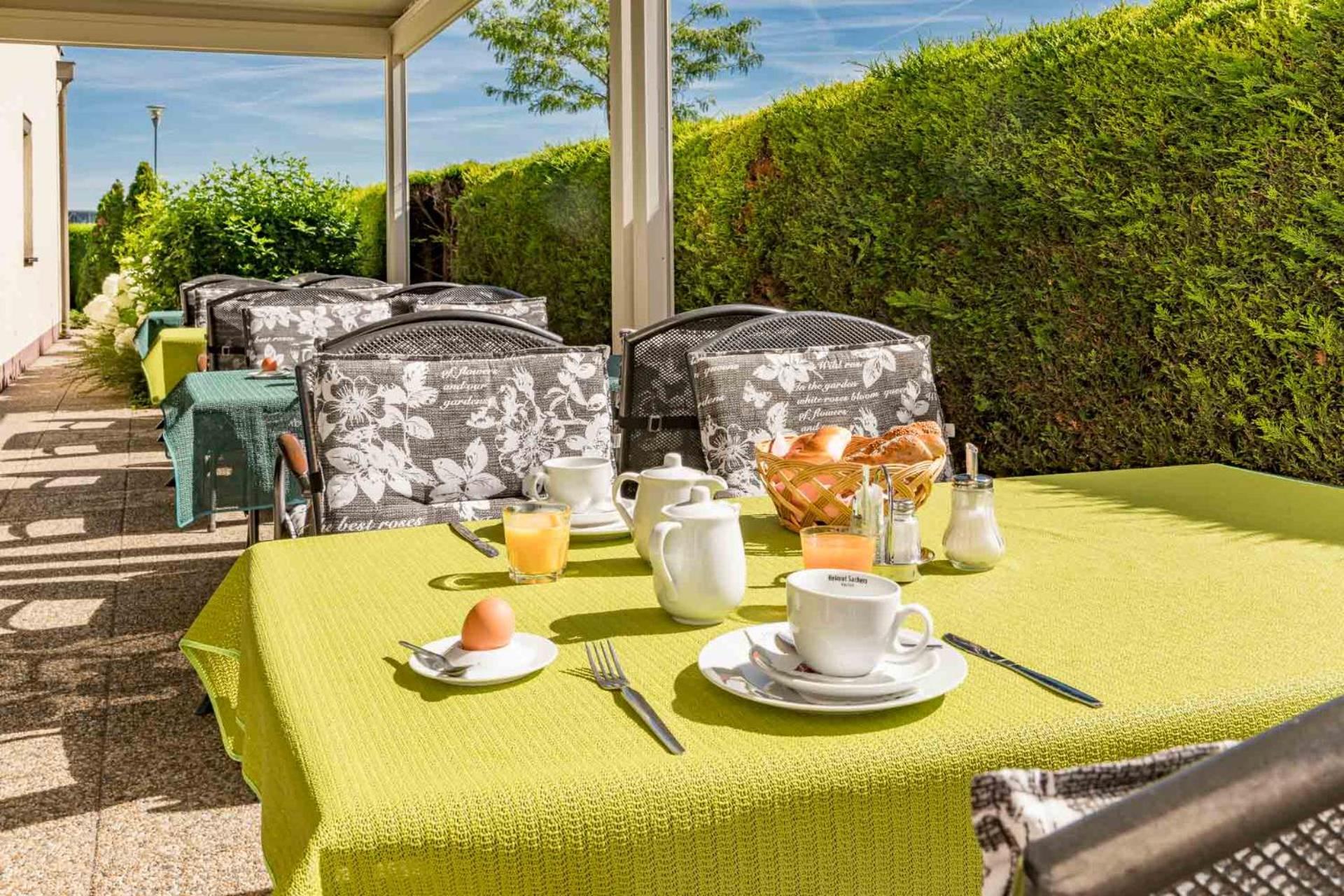 Hotel Garni Steinfeld Wiener Neustadt Eksteriør billede
