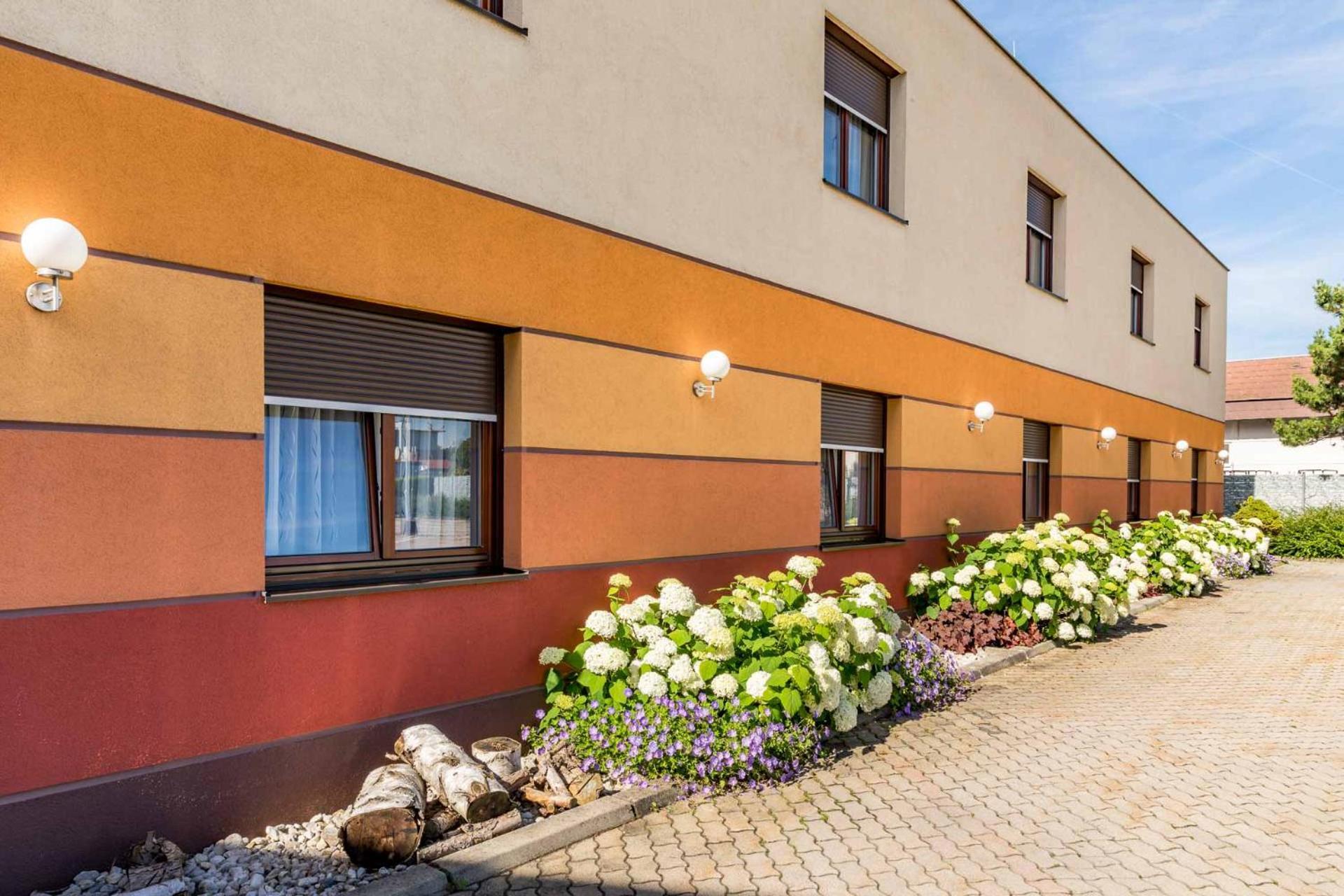 Hotel Garni Steinfeld Wiener Neustadt Eksteriør billede