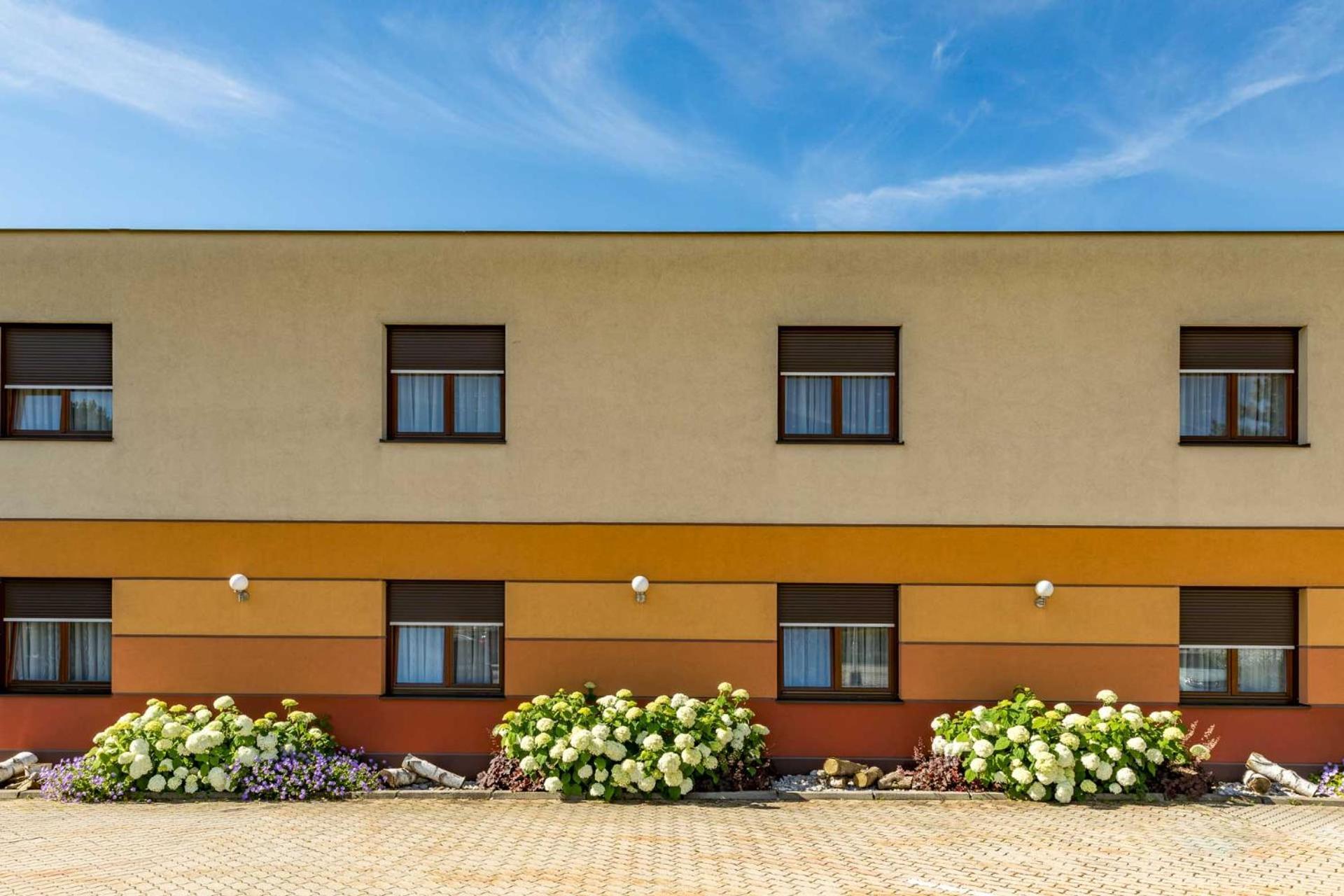 Hotel Garni Steinfeld Wiener Neustadt Eksteriør billede